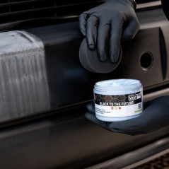 ValetPro Black to the Future 250ml - Dressing Gel Plastiques Extérieurs et Pneus de Voiture